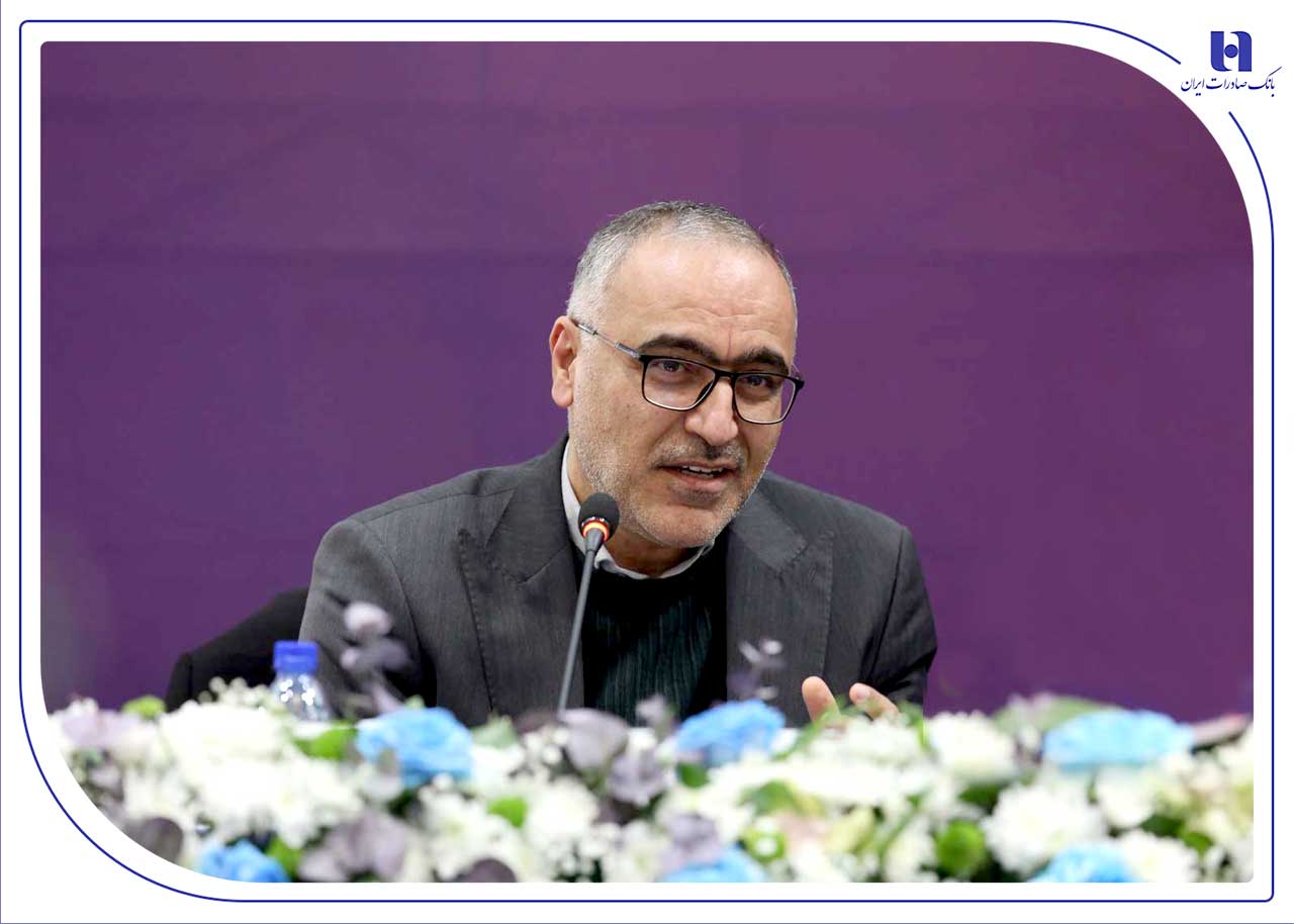 ​نخستین همایش هم‌اندیشی بانک صادرات ایران با فعالان صنعت پتروشیمی برگزار شد/ سرپرست صندوق بازنشستگی کشوری: بانک صادرات ایران می‌تواند زنجیره ارزش صنعت پتروشیمی را تقویت کند